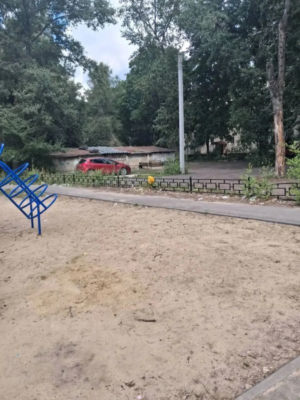 Воронежцы пожаловались на работу управляющих компаний из-за мусора во дворах Воронежцы пожаловались на работу управляющих компаний из-за мусора во дворах