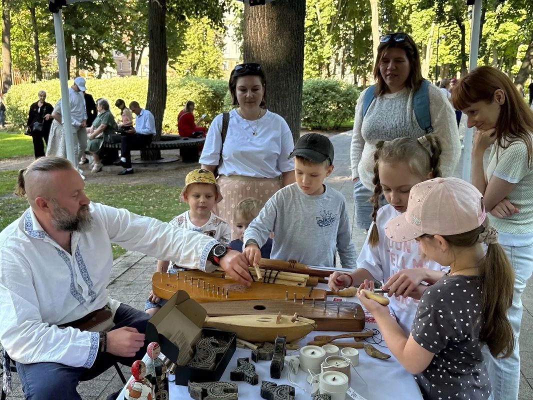 Единый день фольклора – праздник для сердца, песни для души Единый день фольклора – праздник для сердца, песни для души