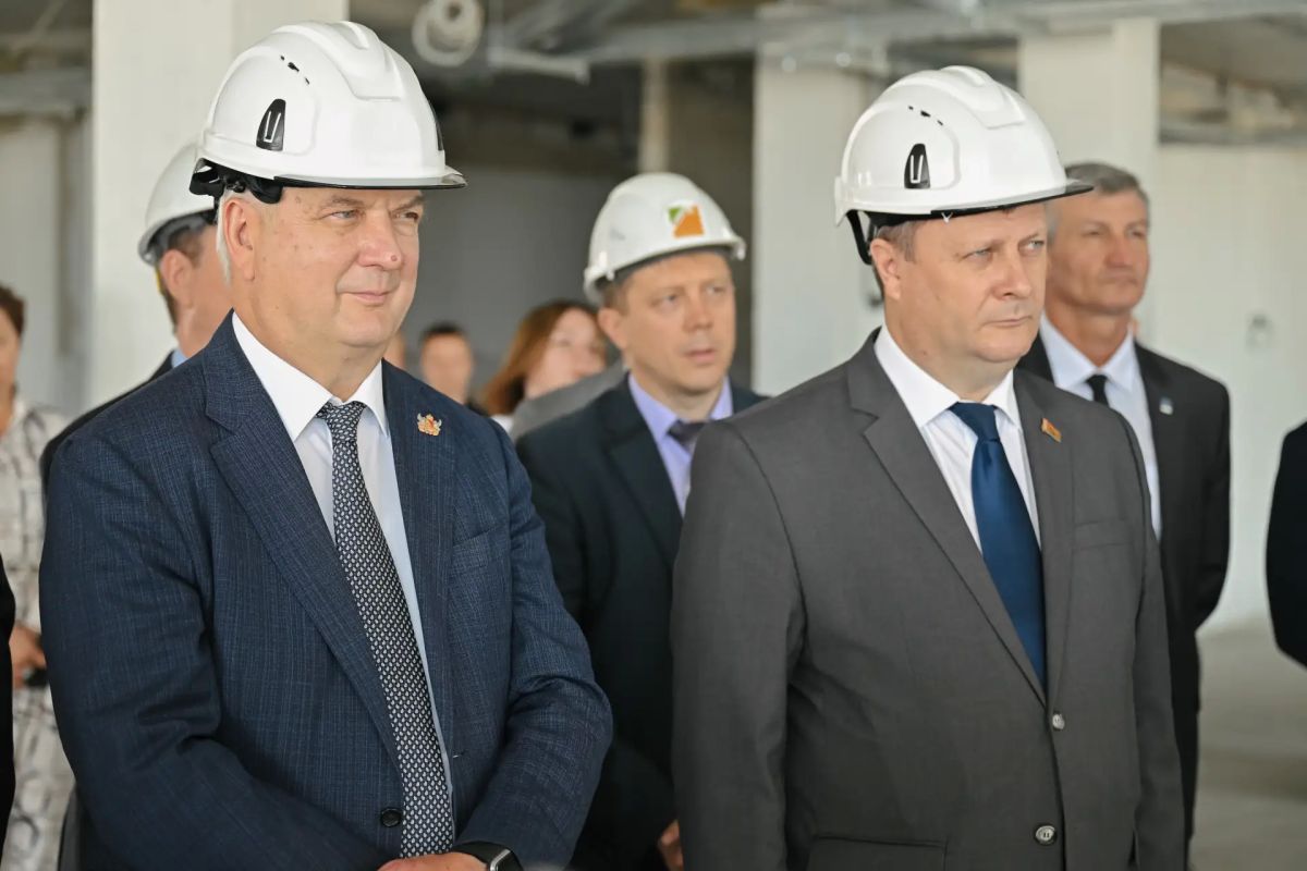 Строительство образовательного центра в Александровке идет опережающими темпами Строительство образовательного центра в Александровке идет опережающими темпами