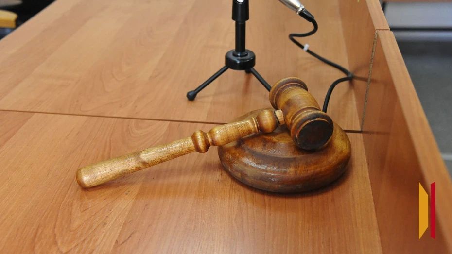 В Новохоперском районе мужчину за истязание двух детей арестовали на 2 месяца
