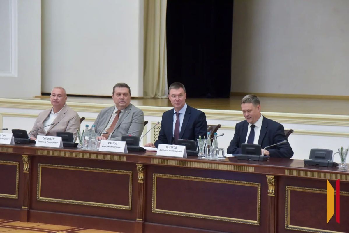 «Вы создаете смыслы для всей страны»: в Воронеже наградили победителей конкурса «10 лучших газет России» «Вы создаете смыслы для всей страны»: в Воронеже наградили победителей конкурса «10 лучших газет России»