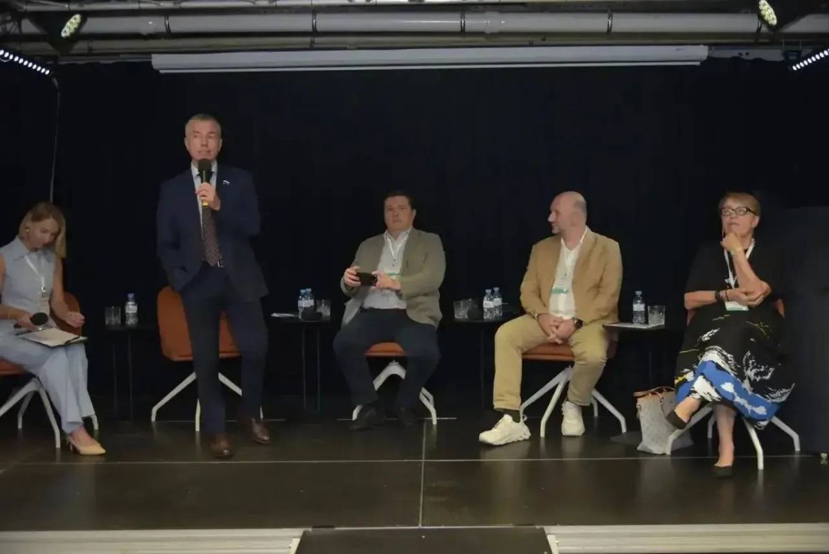 В Воронеже нашли ответ на вопрос "Как жить во время информационной войны?" В Воронеже нашли ответ на вопрос "Как жить во время информационной войны?"