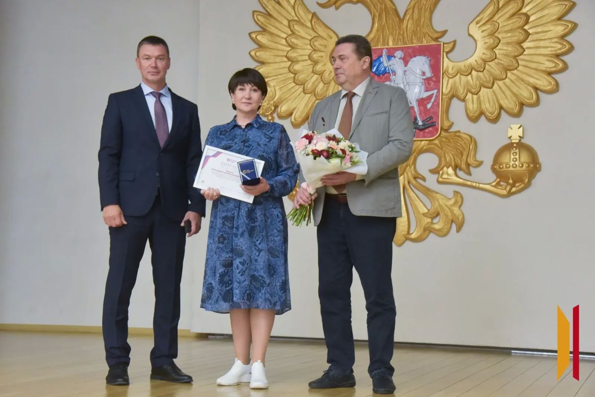 «Вы создаете смыслы для всей страны»: в Воронеже наградили победителей конкурса «10 лучших газет России» «Вы создаете смыслы для всей страны»: в Воронеже наградили победителей конкурса «10 лучших газет России»
