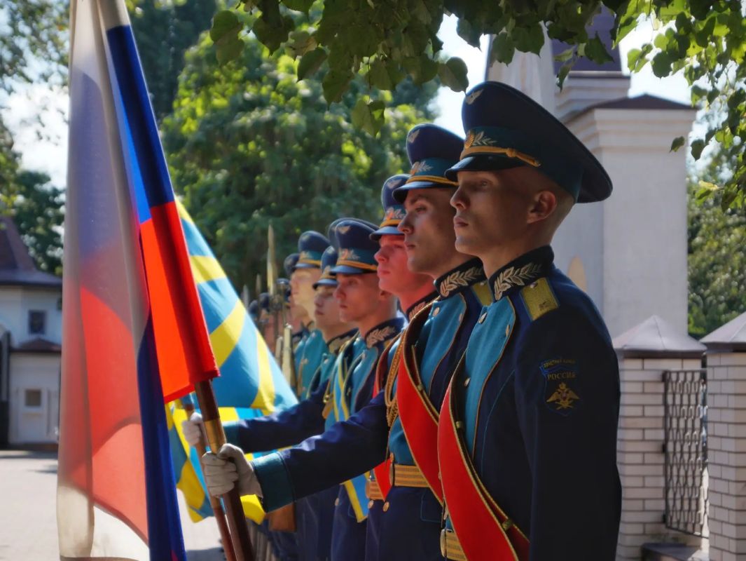 Сегодня, 31 июля, в Воронеже состоялась торжественная церемония возложения венков и цветов к памятному знаку «Воронежцы – полные кавалеры Знака Отличия Военного ордена Святого Георгия» Сегодня, 31 июля, в Воронеже состоялась торжественная церемония возложения венков и цветов к памятному знаку «Воронежцы – полные кавалеры Знака Отличия Военного ордена Святого Георгия»