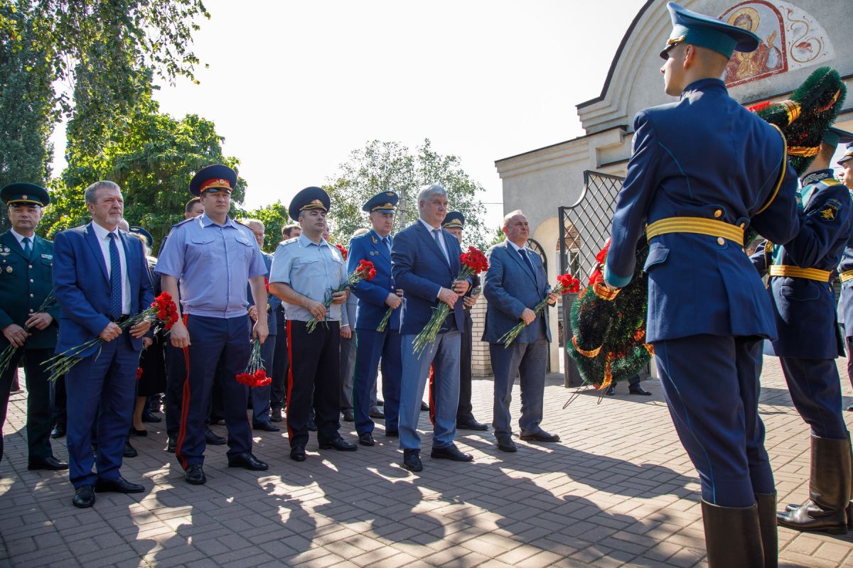 Депутаты Воронежской облдумы почтили память земляков – участников Первой мировой войны Депутаты Воронежской облдумы почтили память земляков – участников Первой мировой войны