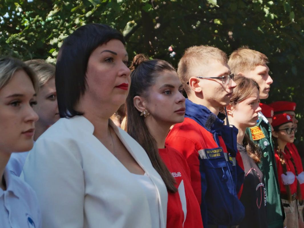 Сегодня, 31 июля, в Воронеже состоялась торжественная церемония возложения венков и цветов к памятному знаку «Воронежцы – полные кавалеры Знака Отличия Военного ордена Святого Георгия» Сегодня, 31 июля, в Воронеже состоялась торжественная церемония возложения венков и цветов к памятному знаку «Воронежцы – полные кавалеры Знака Отличия Военного ордена Святого Георгия»