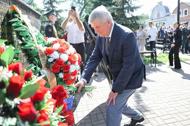 Губернатор Воронежской области Александр Гусев почтил память погибших в Первой мировой войне Губернатор Воронежской области Александр Гусев почтил память погибших в Первой мировой войне