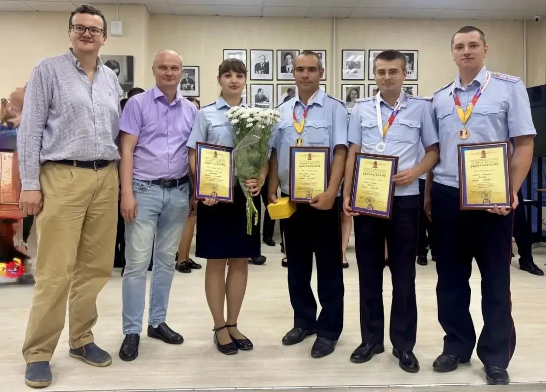 Шах и мат: в Воронеже прошел шахматный турнир среди сотрудников полиции региона Шах и мат: в Воронеже прошел шахматный турнир среди сотрудников полиции региона
