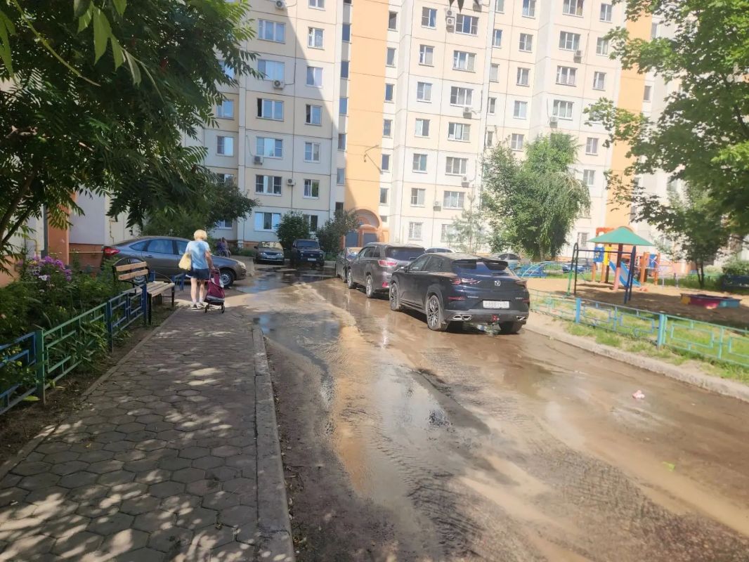 Жильцы дома № 8А по улице Тепличной начали забывать, что такое холодное водоснабжение Жильцы дома № 8А по улице Тепличной начали забывать, что такое холодное водоснабжение