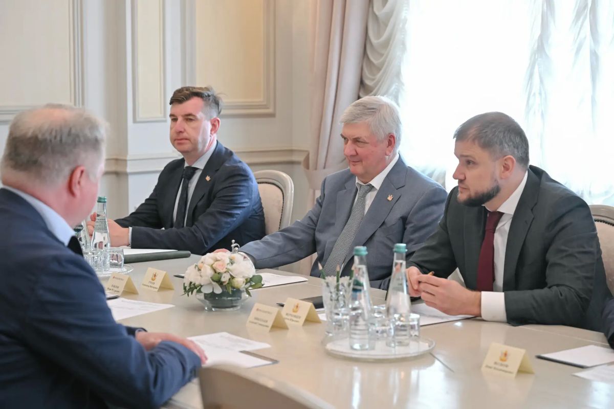 Правительство региона подписало соглашение с Фондом «Росконгресс» и АНО «Лаборатория цифровой трансформации» Правительство региона подписало соглашение с Фондом «Росконгресс» и АНО «Лаборатория цифровой трансформации»