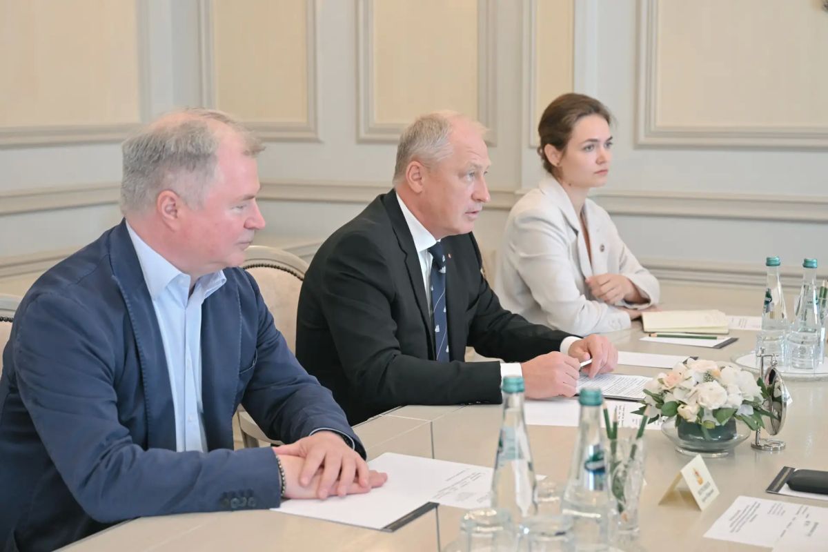 Правительство региона подписало соглашение с Фондом «Росконгресс» и АНО «Лаборатория цифровой трансформации» Правительство региона подписало соглашение с Фондом «Росконгресс» и АНО «Лаборатория цифровой трансформации»