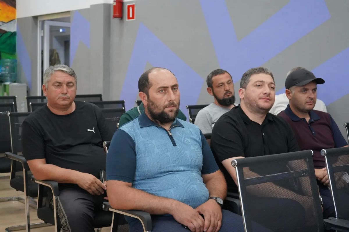 Встреча аграриев КБР по вопросам господдержки — продуктивно и по делу Встреча аграриев КБР по вопросам господдержки — продуктивно и по делу