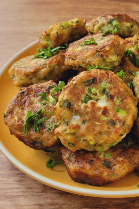 Кабачково-картофельные оладьи: простота и вкус в каждом кусочке