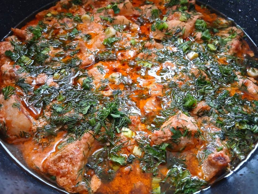 Непревзойденная поджарка из свинины: семейный рецепт с душевным вкусом