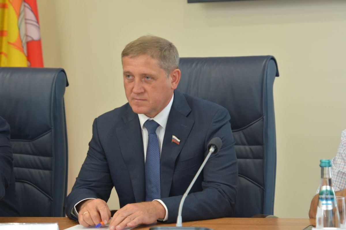 Более 60 представителей строительной отрасли наградили Почетными грамотами и благодарственными письмами Воронежской городской Думы в преддверии Дня строителя. Более 60 представителей строительной отрасли наградили Почетными грамотами и благодарственными письмами Воронежской городской Думы в преддверии Дня строителя.