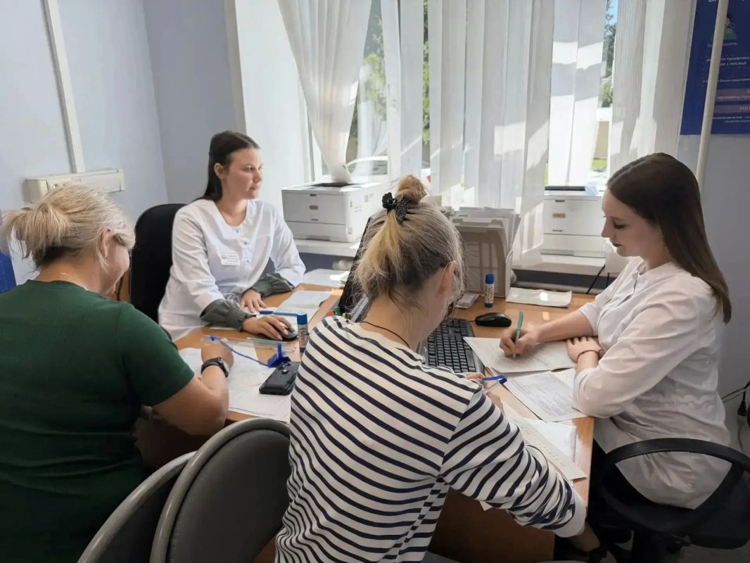 В медицинских учреждениях первичного звена Воронежской области еженедельно проходят «субботники здоровья»: по субботам пациентов из разных групп населения (в зависимости от недели) принимают врачи В медицинских учреждениях первичного звена Воронежской области еженедельно проходят «субботники здоровья»: по субботам пациентов из разных групп населения (в зависимости от недели) принимают врачи