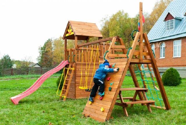 Деревянные игровые комплексы: счастье для ваших детей
