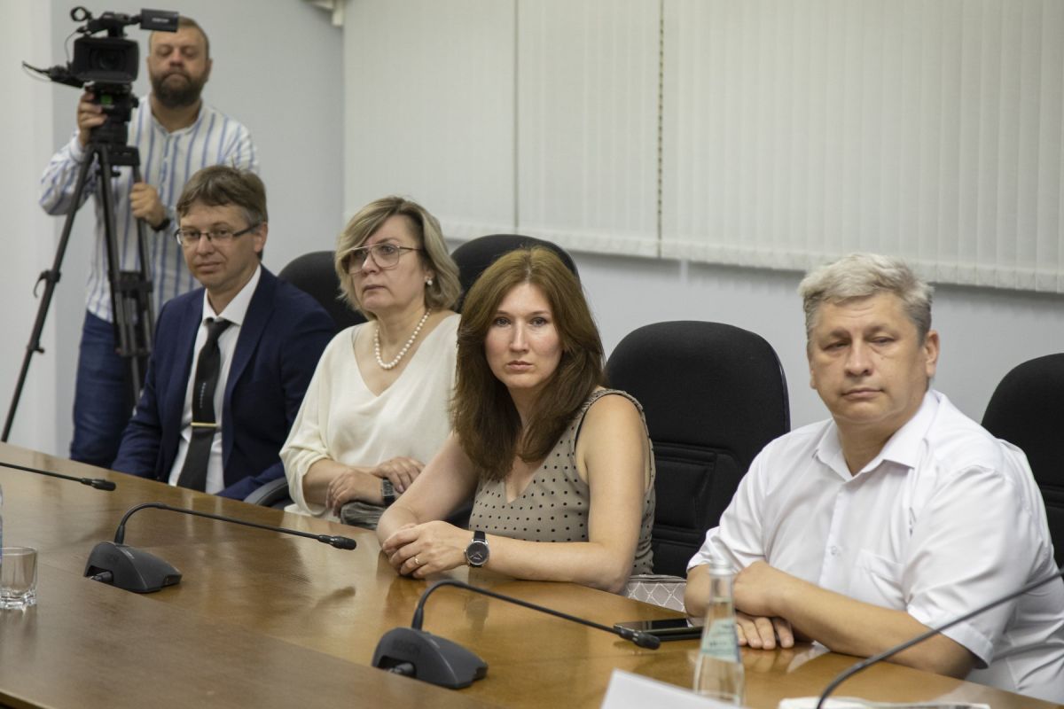 В Парламентском центре наградили воронежских строителей В Парламентском центре наградили воронежских строителей