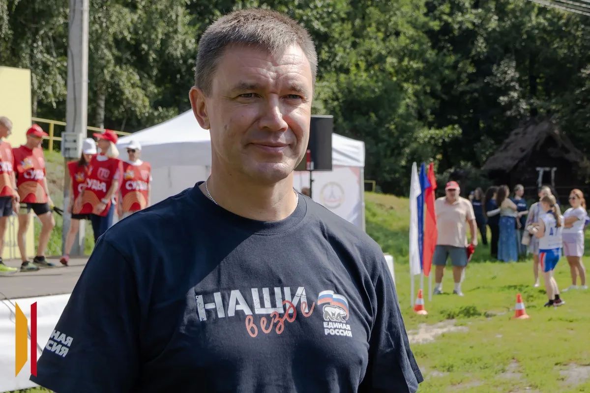 Воронежские госслужащие выполнили нормативы ГТО в спорткомплексе «Олимпик» Воронежские госслужащие выполнили нормативы ГТО в спорткомплексе «Олимпик»