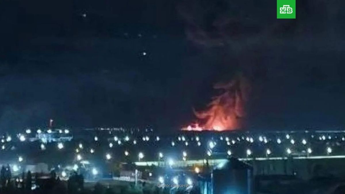 Один человек погиб и двое пострадали при атаке БПЛА в Воронежской области, возникли возгорания на двух складах, сообщил губернатор