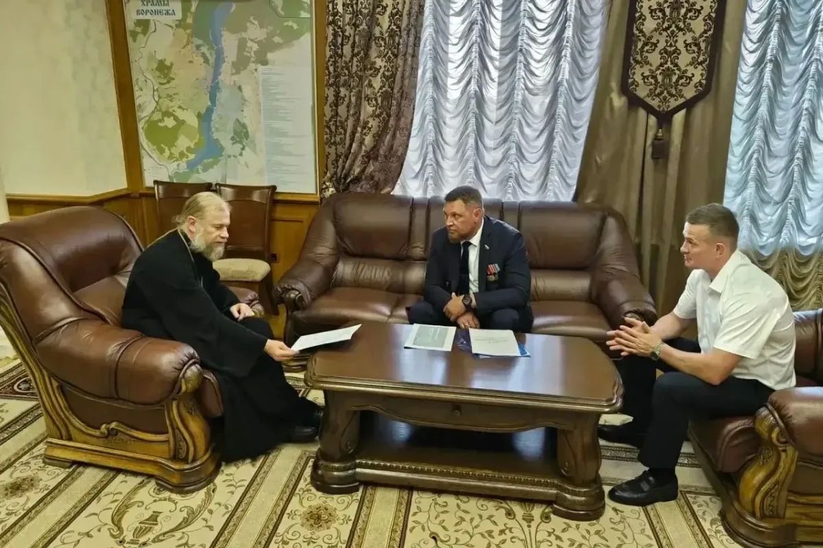 Заместитель председателя Общественной палаты Илья Полуян стал куратором проекта поддержки жен и вдов участников СВО «Свет внутри»