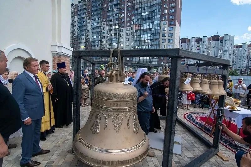 Митрополит освятил колокола храма «Троеручица» в Шилово Митрополит освятил колокола храма «Троеручица» в Шилово
