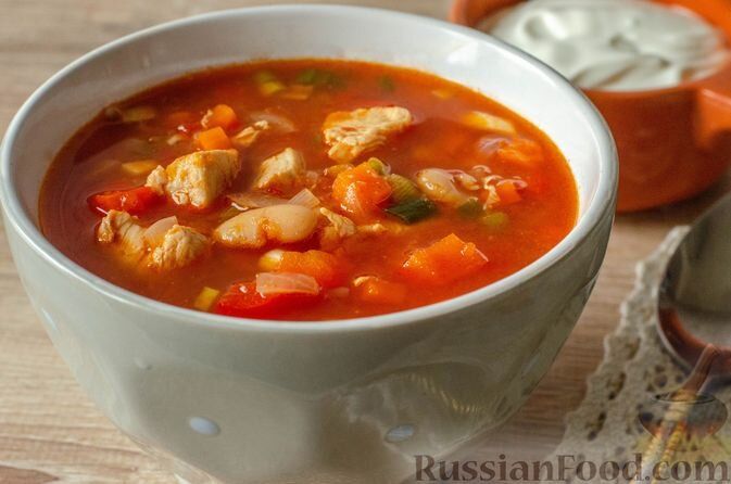 Тепло и уют в тарелке: сытные супы февраля