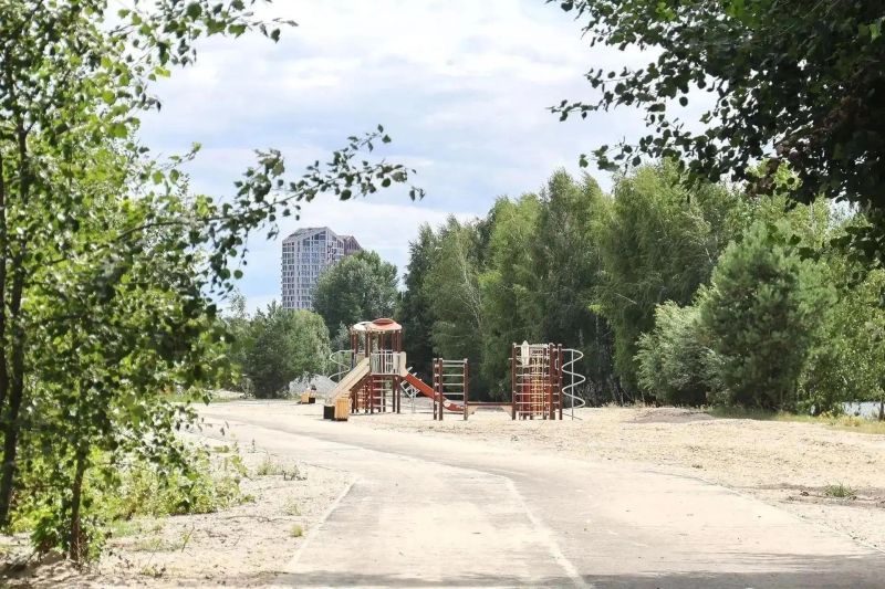 Первые признаки благоустройства появились на набережной Артамонова в Воронеже Первые признаки благоустройства появились на набережной Артамонова в Воронеже
