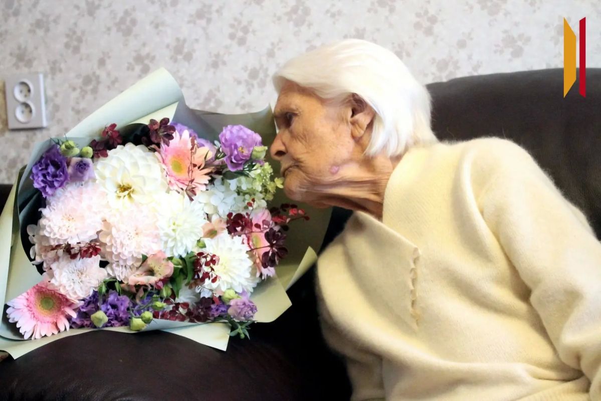 Жительнице Воронежа Екатерине Ефимовой исполнилось 100 лет Жительнице Воронежа Екатерине Ефимовой исполнилось 100 лет