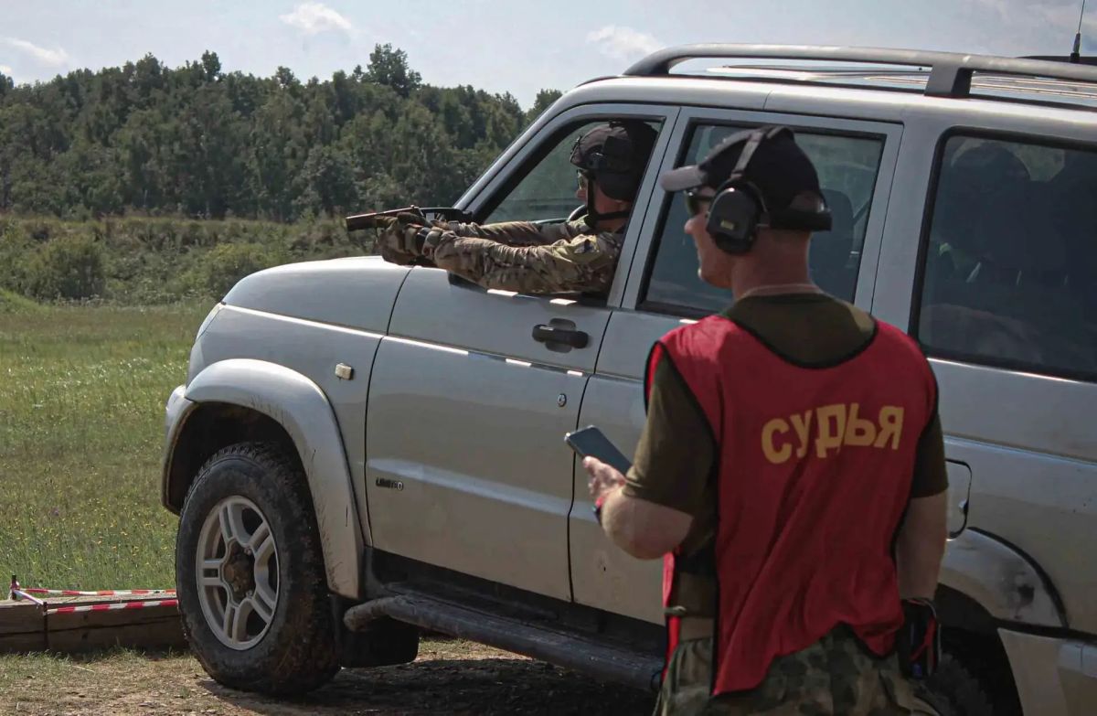 В Смоленской области завершились испытания на право ношения геральдического знака отличия полицейского спецназа I степени В Смоленской области завершились испытания на право ношения геральдического знака отличия полицейского спецназа I степени