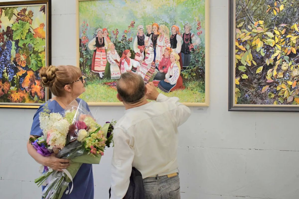 Воронежская пастораль: В Доме архитектора открылась персональная выставка Елены Косовой Воронежская пастораль: В Доме архитектора открылась персональная выставка Елены Косовой