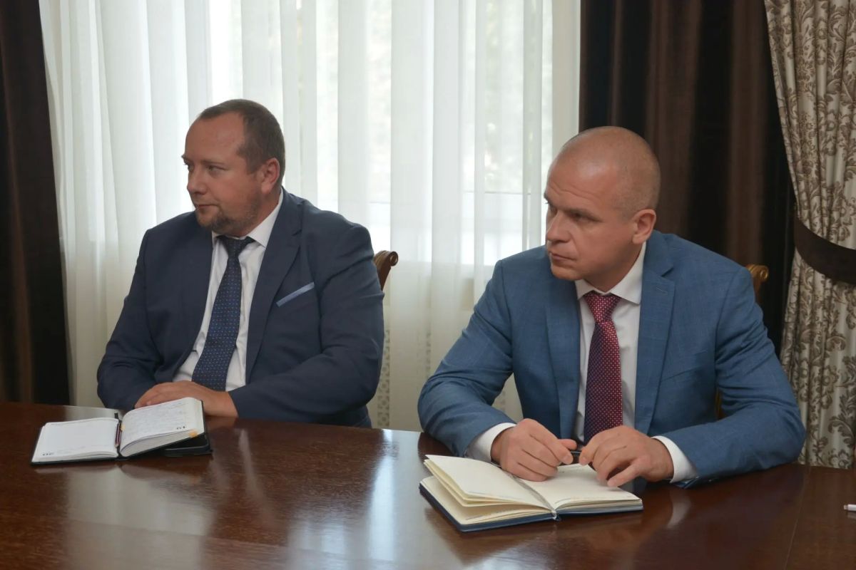 Председатель Воронежской городской Думы, Герой России Андрей Дьяченко провел рабочее совещание с участием первого заместителя главы города Алексея Рыженина и руководителями районных управ Председатель Воронежской городской Думы, Герой России Андрей Дьяченко провел рабочее совещание с участием первого заместителя главы города Алексея Рыженина и руководителями районных управ