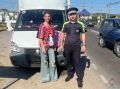 Сотрудники Госавтоинспекции помогли автоледи, оперативно устранив на месте неисправность системы охлаждения её автомобиля
