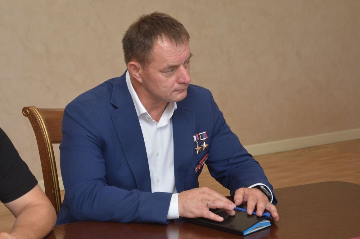 Председатель Воронежской городской Думы, Герой России Андрей Дьяченко провел рабочее совещание с участием первого заместителя главы города Алексея Рыженина и руководителями районных управ Председатель Воронежской городской Думы, Герой России Андрей Дьяченко провел рабочее совещание с участием первого заместителя главы города Алексея Рыженина и руководителями районных управ