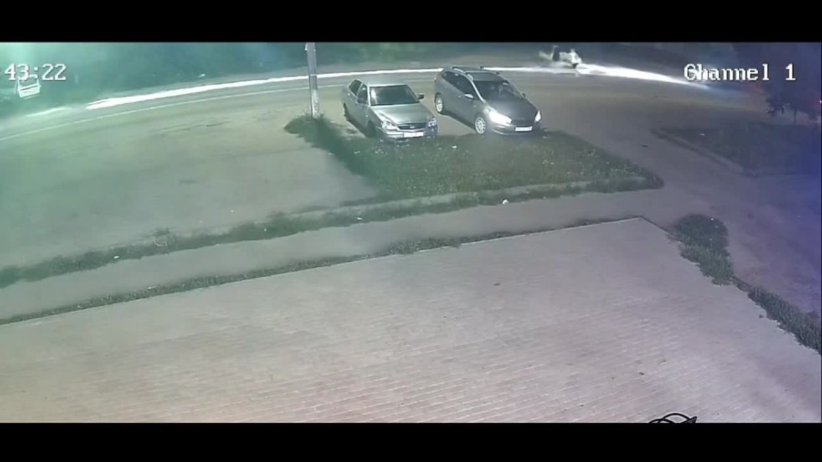 Момент смерти девочки под колесами лихача попал на видео в Борисоглебске
