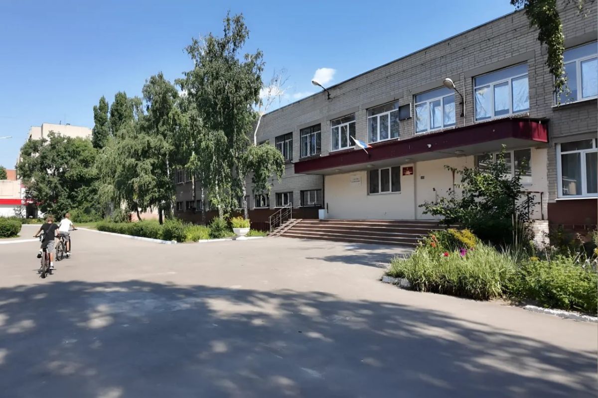 При поддержке вице-спикера Госдумы Алексея Гордеева в школе №30 Воронежа к 1 сентября заменят 80 окон При поддержке вице-спикера Госдумы Алексея Гордеева в школе №30 Воронежа к 1 сентября заменят 80 окон