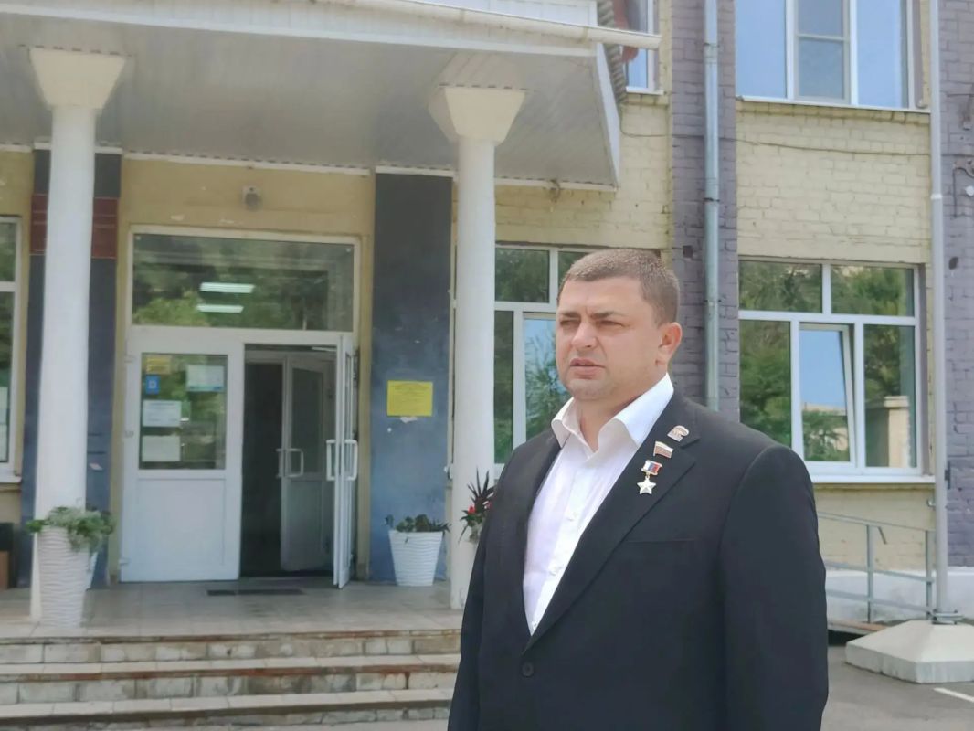 Продолжаются рабочие визиты Андрея Дьяченко в воронежские школы Продолжаются рабочие визиты Андрея Дьяченко в воронежские школы