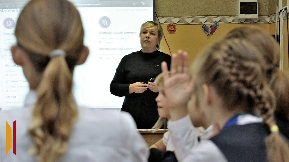 С 1 сентября учителям и воспитателям Воронежской области повысят базовый оклад