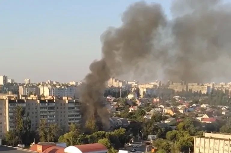 Пустовавшее несколько лет кафе внезапно сгорело в Воронеже