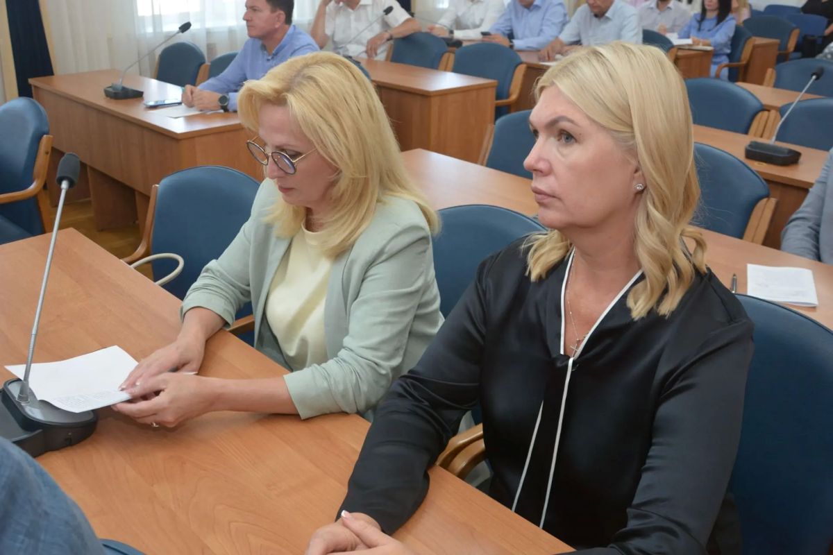 На совместном заседании постоянных комиссий Воронежской городской Думы, которое прошло под председательством вице-спикера городского парламента Олега Черкасова и при участии Героя России, спикера городской Думы Андрея... На совместном заседании постоянных комиссий Воронежской городской Думы, которое прошло под председательством вице-спикера городского парламента Олега Черкасова и при участии Героя России, спикера городской Думы Андрея...