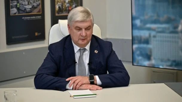 О надбавке учителям ОБЗР. Губернатору на прямой линии задал вопрос участник СВО, который является учителем физики