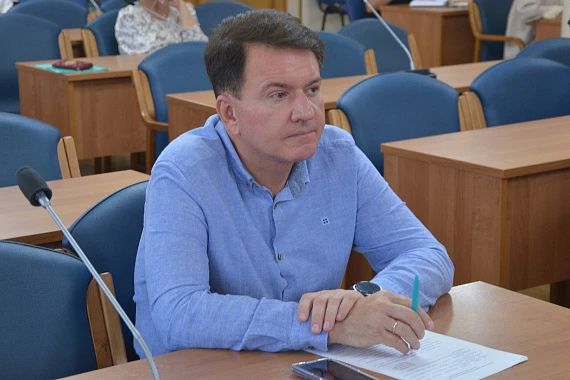 На совместном заседании постоянных комиссий городского парламента, которое прошло под председательством вице-спикера городской Думы Олега Черкасова, при участии Героя России, спикера городской Думы Андрея Дьяченко, заслушали... На совместном заседании постоянных комиссий городского парламента, которое прошло под председательством вице-спикера городской Думы Олега Черкасова, при участии Героя России, спикера городской Думы Андрея Дьяченко, заслушали...