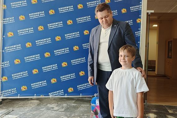 Накануне Дня знаний депутат Воронежской городской Думы Андрей Зачупейко принял участие в благотворительной акции «Собери ребенка в школу» Накануне Дня знаний депутат Воронежской городской Думы Андрей Зачупейко принял участие в благотворительной акции «Собери ребенка в школу»