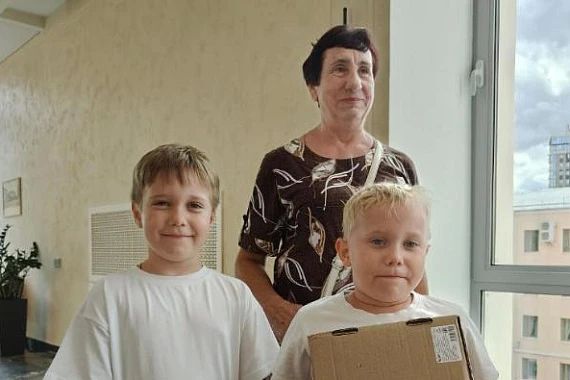 Накануне Дня знаний депутат Воронежской городской Думы Андрей Зачупейко принял участие в благотворительной акции «Собери ребенка в школу» Накануне Дня знаний депутат Воронежской городской Думы Андрей Зачупейко принял участие в благотворительной акции «Собери ребенка в школу»