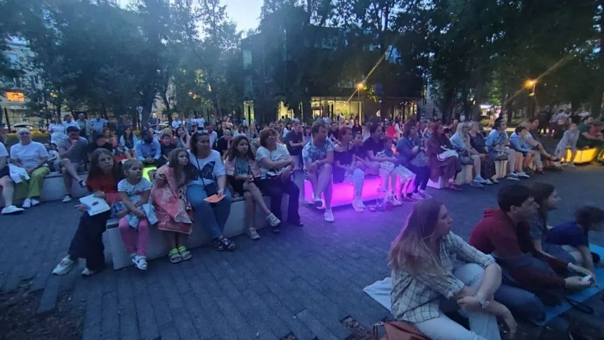 В День российского кино отличный повод вспомнить полюбившийся воронежцам летний ретрокинозал в парке культуры и отдыха "Орленок" В День российского кино отличный повод вспомнить полюбившийся воронежцам летний ретрокинозал в парке культуры и отдыха "Орленок"