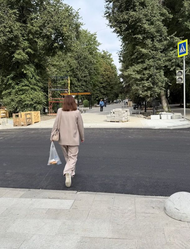 На улице Карла Маркса появился первый оборудованный пешеходный переход На улице Карла Маркса появился первый оборудованный пешеходный переход