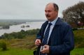 Юрий Матузов поздравляет с юбилеем директора — главного редактора журнала «Подъем», председателя правления Воронежского регионального отделения Союза писателей России Ивана Щёлокова: