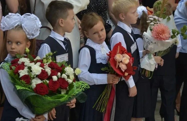 От 250 до 5000 рублей: сколько стоят букеты к 1 сентября в Воронеже и как не переплатить за цветы