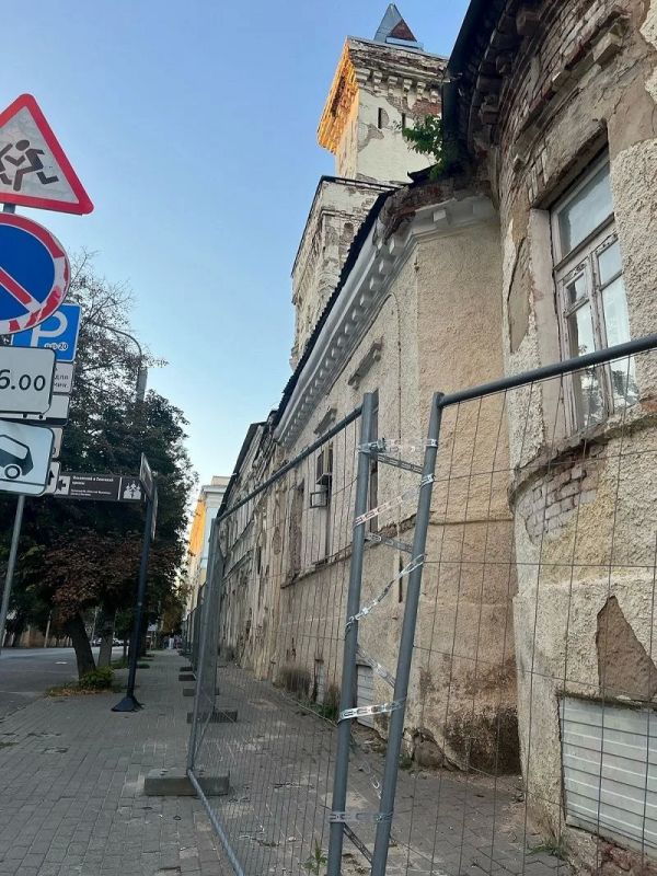 Двухсотлетний страж Воронежа: как спасают символ непокоренного города Двухсотлетний страж Воронежа: как спасают символ непокоренного города