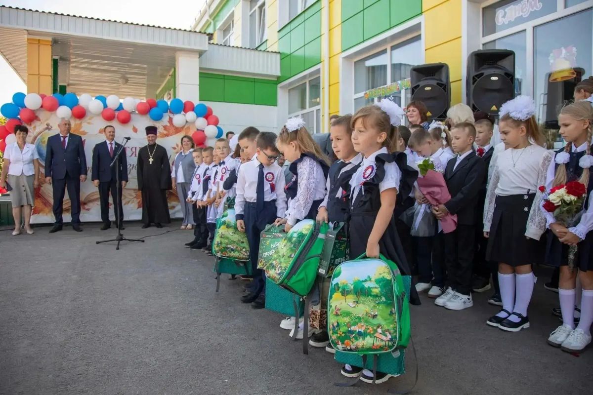 День знаний подходит к концу, но он надолго останется в памяти учеников, их родителей и учителей